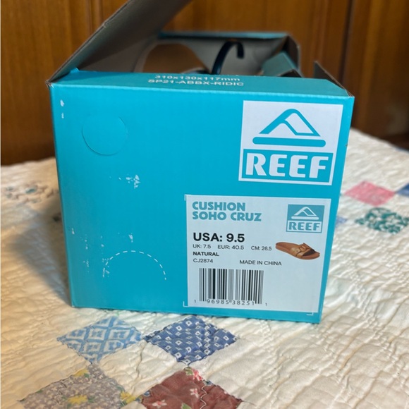 Reef Cushion Soho Cruz Sandals color natural - Picture 5 of 8